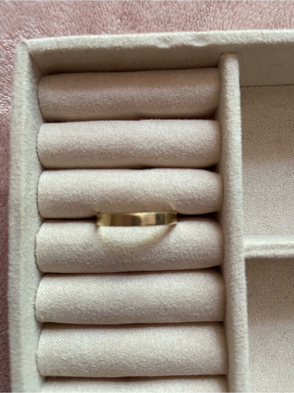 Mejuri 14K Yellow Gold Flat Wedding Band - Picture 3 of 4